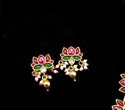 Lotus Hasli Necklace with Earrings