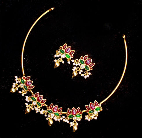 Lotus Hasli Necklace with Earrings