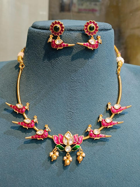 "Parinday" Gold Plated Kundan Hasli Necklace