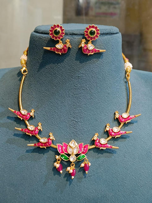 "Parinday" Gold Plated Kundan Hasli Necklace
