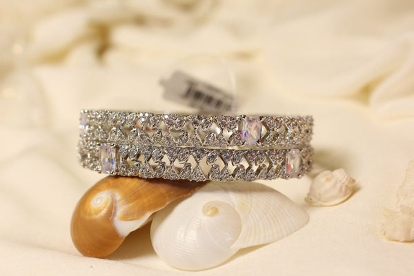 SPARKLING SILVER KARA SET