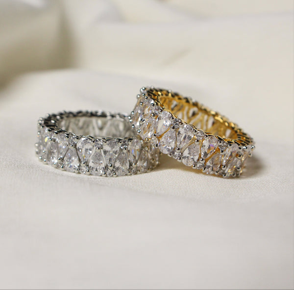 SPARKLING BAND RING