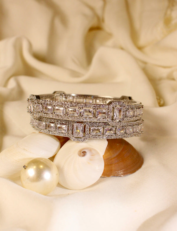 SPARKLING KARA SET