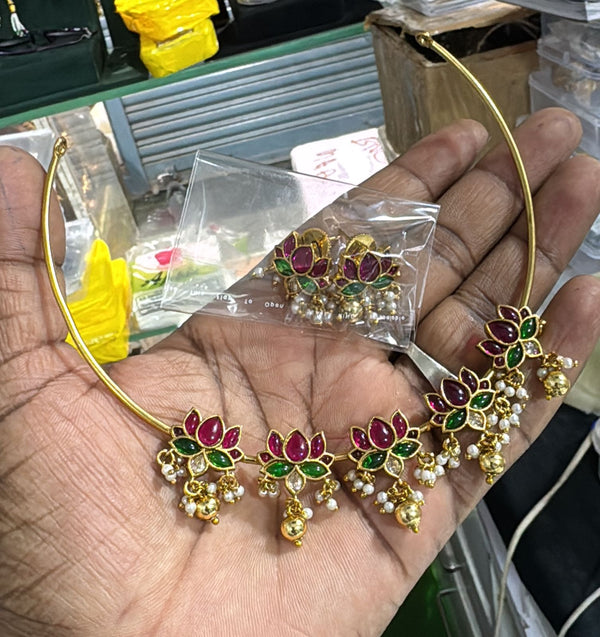 Lotus Hasli Necklace with Earrings