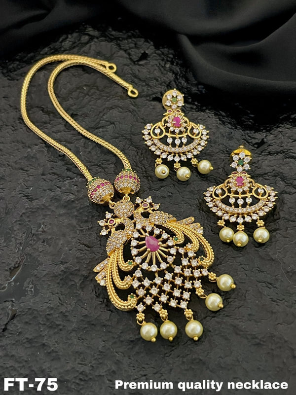 "MOORNI'' Peacock Chain Style Necklace