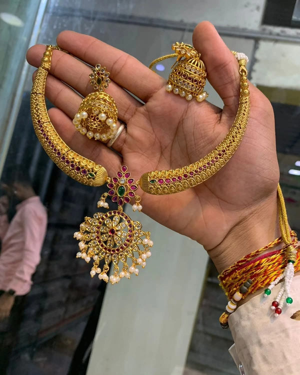 Traditional set